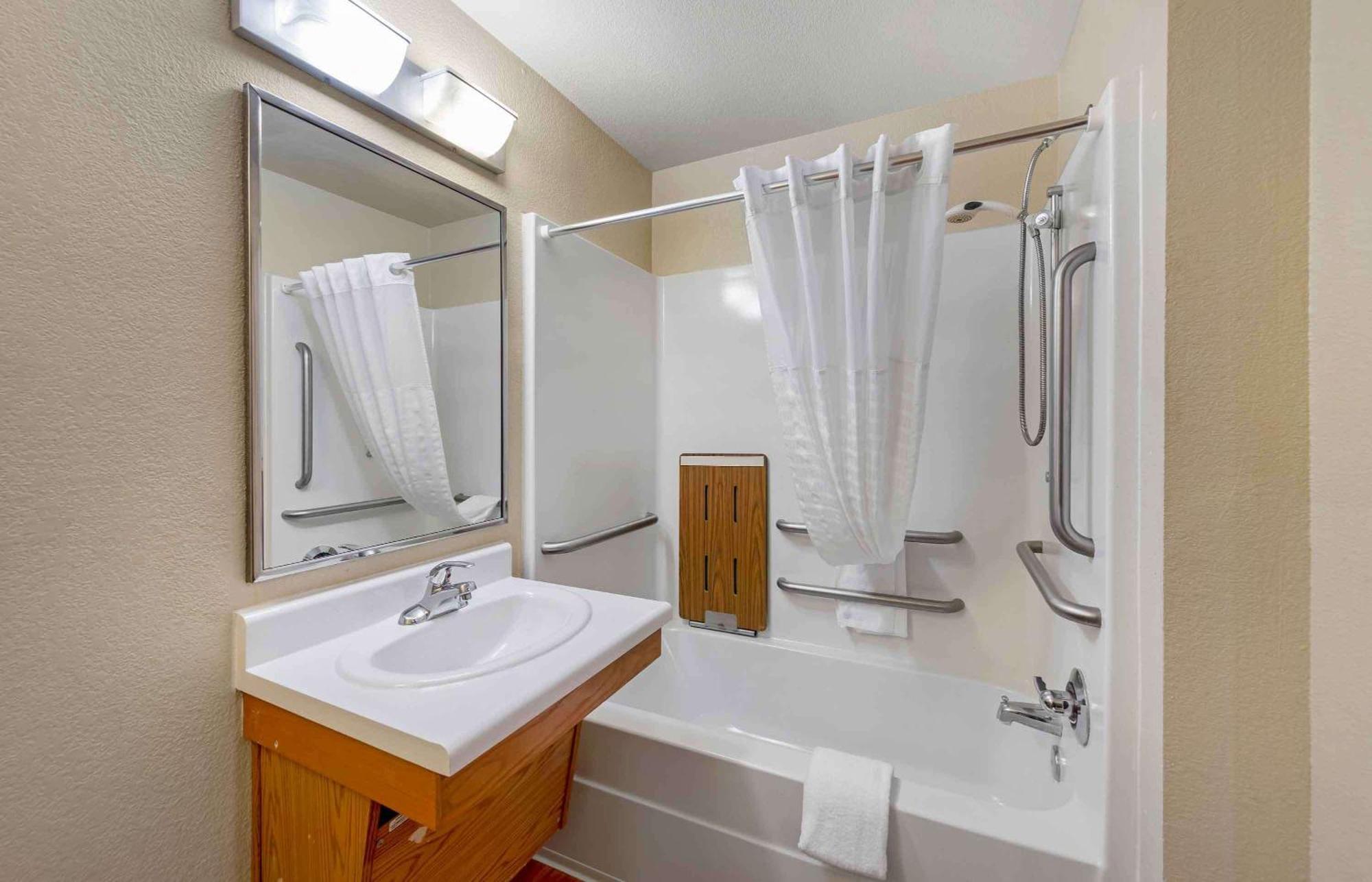 Extended Stay America Select Suites - Cleveland - منتور المظهر الخارجي الصورة