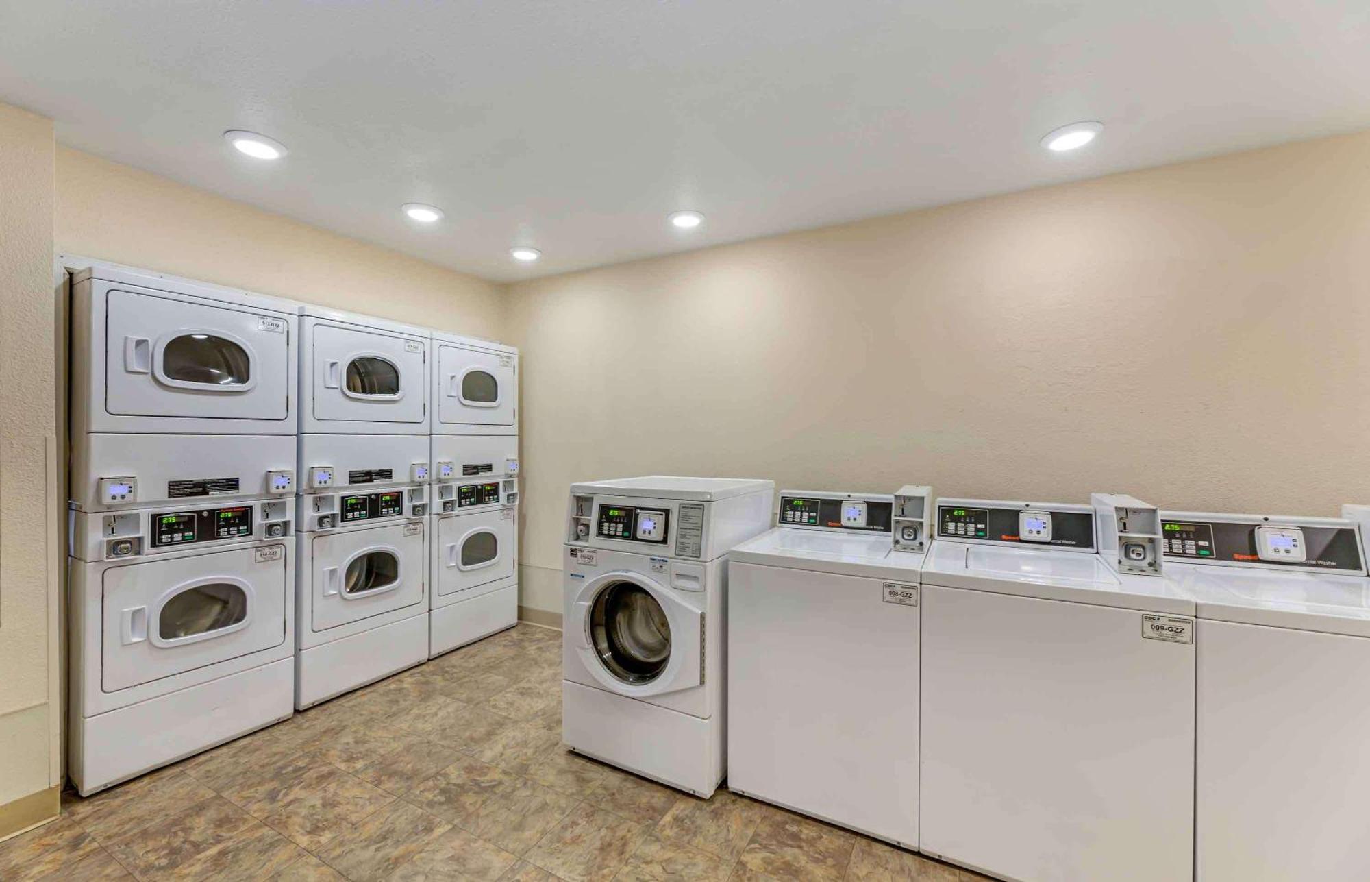 Extended Stay America Select Suites - Cleveland - منتور المظهر الخارجي الصورة