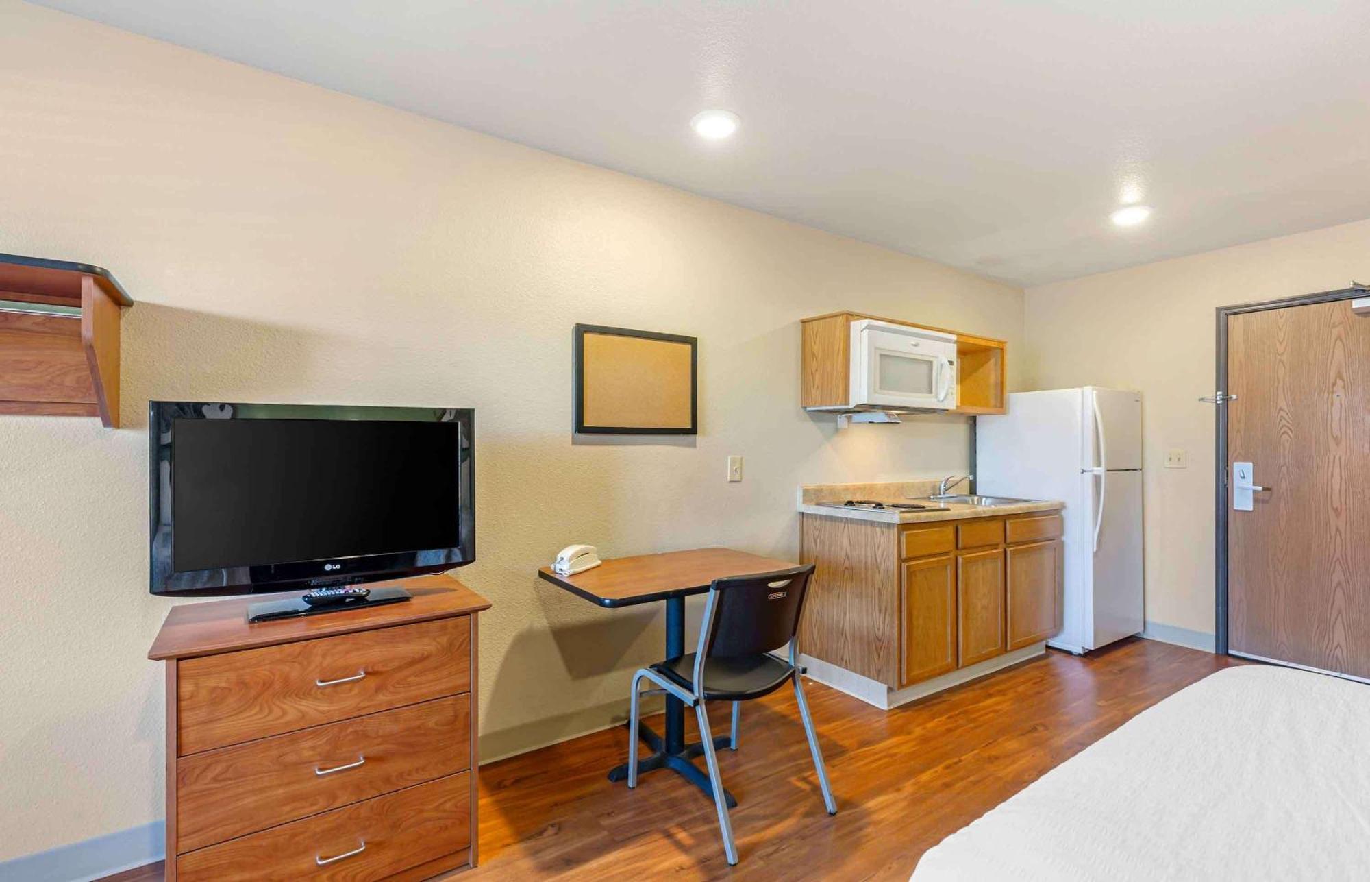 Extended Stay America Select Suites - Cleveland - منتور المظهر الخارجي الصورة